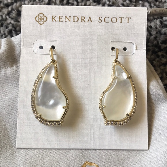 Kendra Scott Gold MOP Tulip Drop Earrings - Picture 2 of 6
